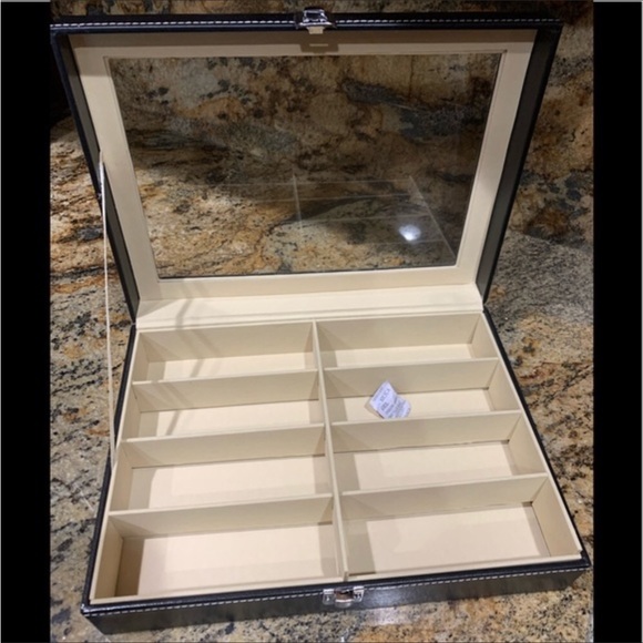 Sunglasses shades leather display case display picture 1